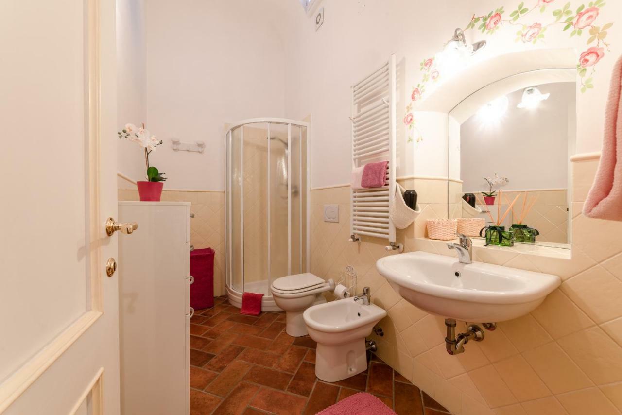 Le Rose Di Leonardo - Antica Dimora Apartamento Florença Exterior foto